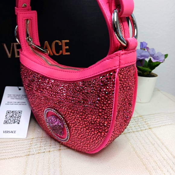 GIVEAWAY β¨οΈ π π NWT VERSACE PINK CRYSTALS BAG β¨οΈ - Picture 12 of 15